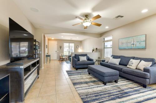 San Tan Valley Escape with Pool, Patio and Grill!