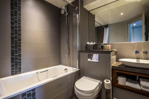 The Alexander Pope Hotel - image 13
