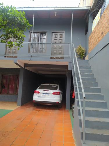 One-Bedroom Apartment image 5