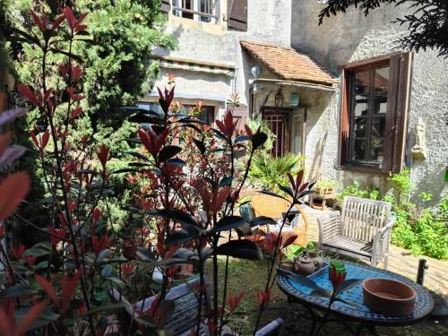 Le Chat Botté Chambres et Table d'hôte sur réservation