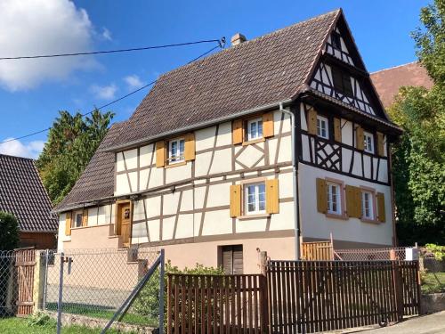 Maison Alsacienne Typique Gite Weiss - Location saisonnière - Gunstett