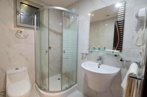 Bathroom, Dar Al Masarat Served Apartments in Al Mohammediah