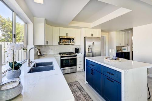 Lovely Solana Beach Home with Views 2 Mi to Ocean! in Solana Beach, USA
