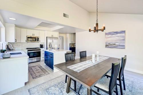 Lovely Solana Beach Home with Views 2 Mi to Ocean! in Solana Beach, USA