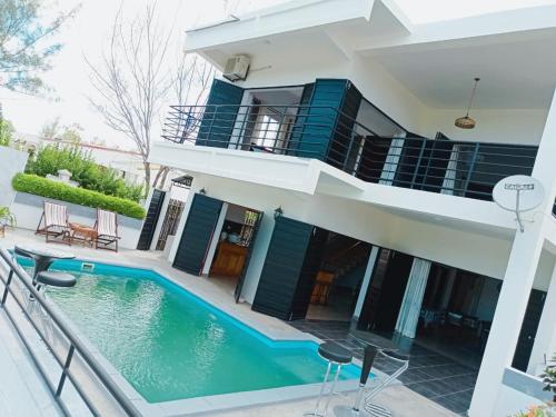 Villa avec piscine in Majunga