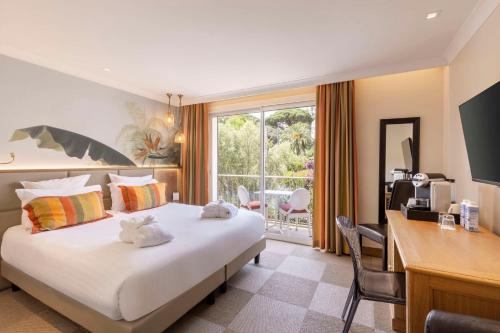 Superior Twin Room with Hill View
