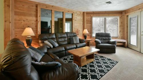 Seven Springs Stoneridge 3 Bedroom Standard Condo - Ski-In Out, Pet Friendly! condo thumb 2
