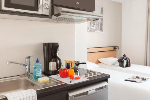 廚房, 柔居公寓酒店 - 南錫中心 (Aparthotel Adagio Access Nancy Centre) in 南錫