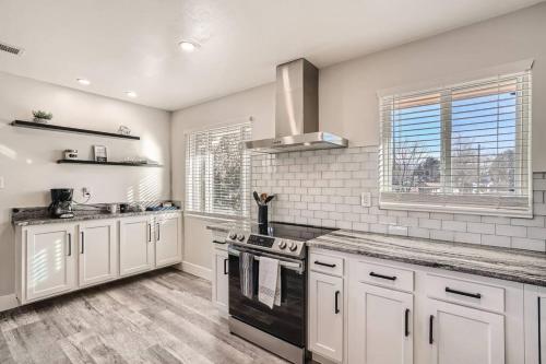 NEW Luxurious Modern Space just West of Denver in Wheat Ridge, USA