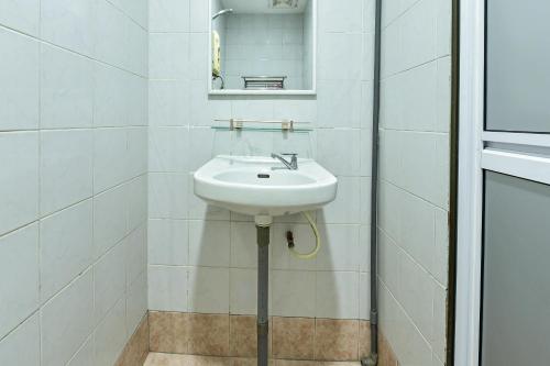 Bathroom, OYO 90626 Hotel Ezzyhome Johor Jaya near AEON Tebrau City Shopping Centre