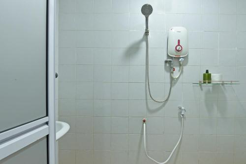 Bathroom, OYO 90626 Hotel Ezzyhome Johor Jaya in Johor Jaya