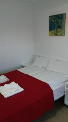 Hostal Cubelles - image 2