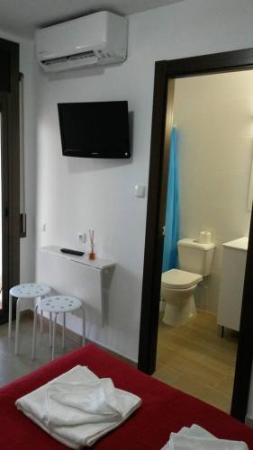 Hostal Cubelles - image 4