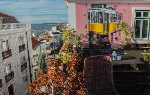 Alfama Patio Apartments 1