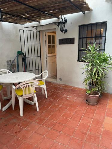 Departamento Ocre con gran jardín (Departamento Ocre con gran jardin) in ซาน อีซีโดร