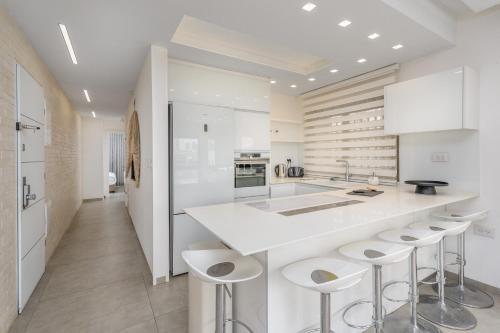 Modern black & white by SeaU TLV, Tel Aviv (fotografie 9)