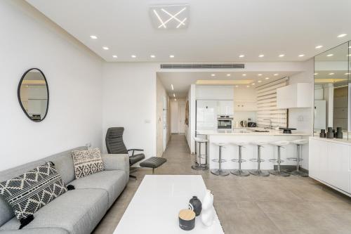 Modern black & white by SeaU TLV, Tel Aviv (fotografie 4)