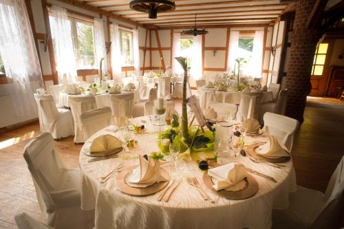 Banquet hall, Landhotel Kuralpe Kreuzhof in Lautertal (Odenwald)