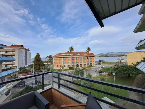 Baiona, primera línea de Playa Ladeira, terraza.