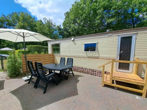  Stacaravan 101 Recreatiepark De Tien Heugten, Unterkunft in Schoonloo