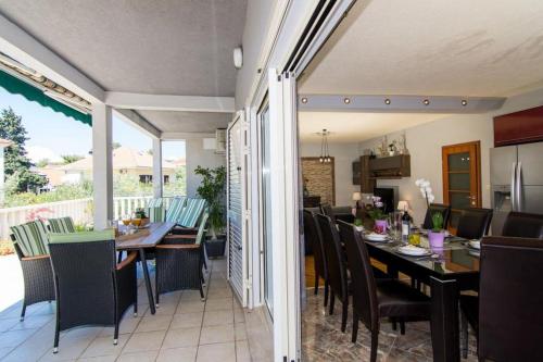 Apartment in Okrug Gornji with terrace, air conditioning, WiFi, washing machine 5157-1, Trogir (fotografie 4)