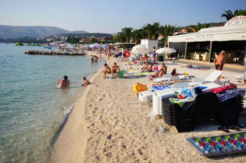 Apartment in Okrug Gornji with terrace, air conditioning, WiFi, washing machine 5157-1, Trogir (fotografie 5)