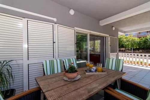 Apartment in Okrug Gornji with terrace, air conditioning, WiFi, washing machine 5157-1, Trogir (fotografie 9)