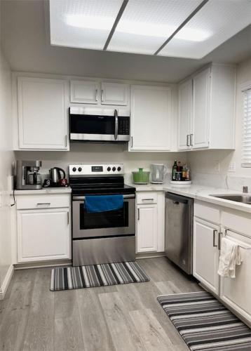 Monthly only, Quite condo in the 55 community,10 min to Laguna beach in Laguna Woods, USA