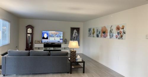 Monthly only, Quite condo in the 55 community,10 min to Laguna beach