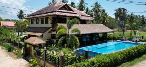 Coral Beach Pool Villa Khao Lak - SHA Extra Plus photo 3