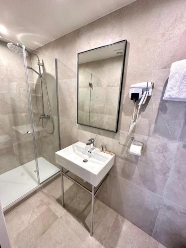 Hotel Zora – Paris, TX