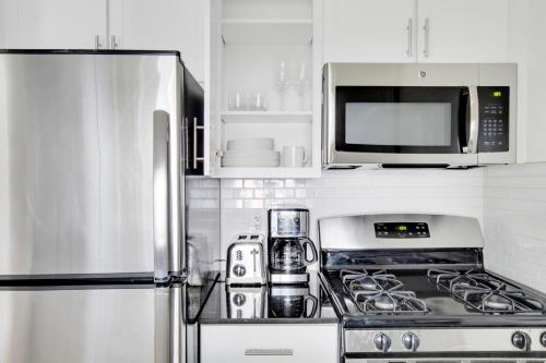 UWS 1BR w Gym Doorman nr Julliard NYC-835 in New York, USA