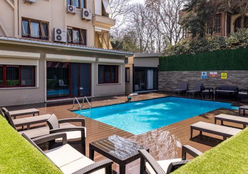 3 bedrooms, 5 beds