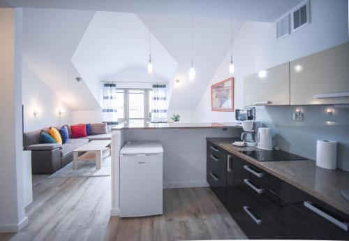 One-Bedroom Apartment image 10