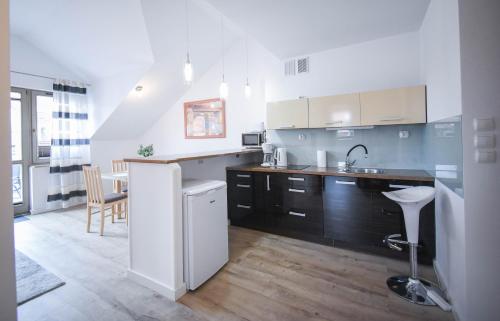 One-Bedroom Apartment image 9