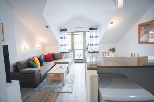 One-Bedroom Apartment image 5