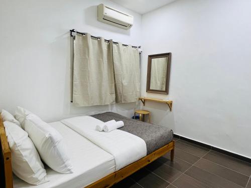 3 bedroom landed beside Jonker Taman Kota Laksamana 150A by Myplace 3 bedroom landed beside Jonker Taman Kota Laksamana 150A by Myplace