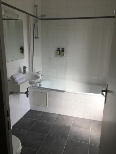 Modern Hôtel Montmartre - image 8