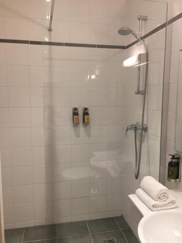 Modern Hôtel Montmartre - image 2