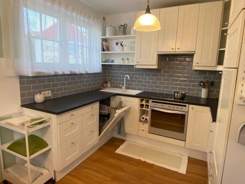Konyha, Christl - Apartment mit Garten und Pool zur Mitbenutzung in Hietzing-West