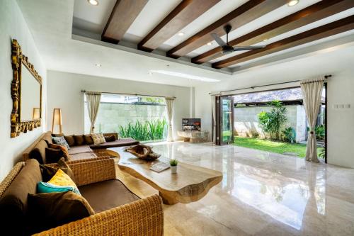 Villa Atala Seminyak Canggu Umalas XL Pool Maid 4BR