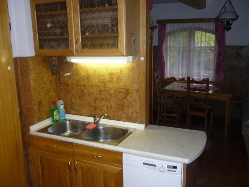 Kitchen, Chalupa u Vysanskych in Jilemnice