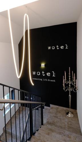נוף חוץ, Wotel in סושאו