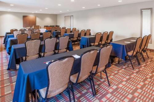 Ramada by Wyndham Canton/Hall of Fame - image 10