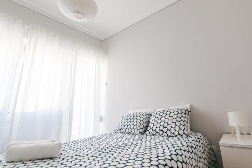 2 bedrooms, 3 beds
