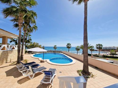 Frontline Beach Villa Playa Flamenca