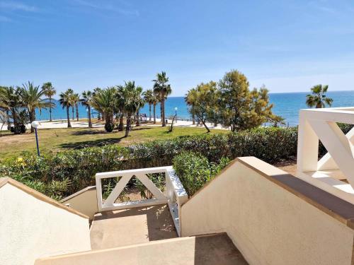 Frontline Beach Villa Playa Flamenca