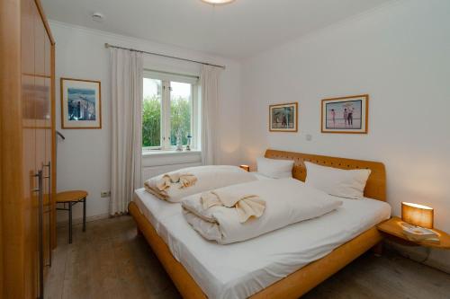 Ferienwohnung Bootsmann - Tap to explore photos