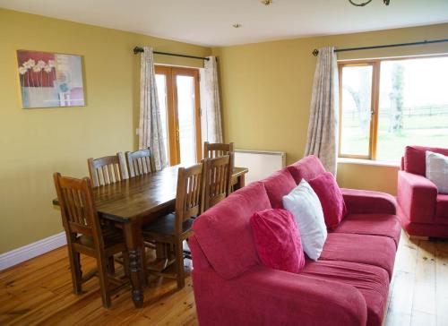 Dingle Courtyard Holiday Homes 3 Bed Type A - image 7