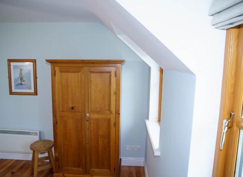 Dingle Courtyard Cottages 2 Bed (Sleeps 4) - image 3